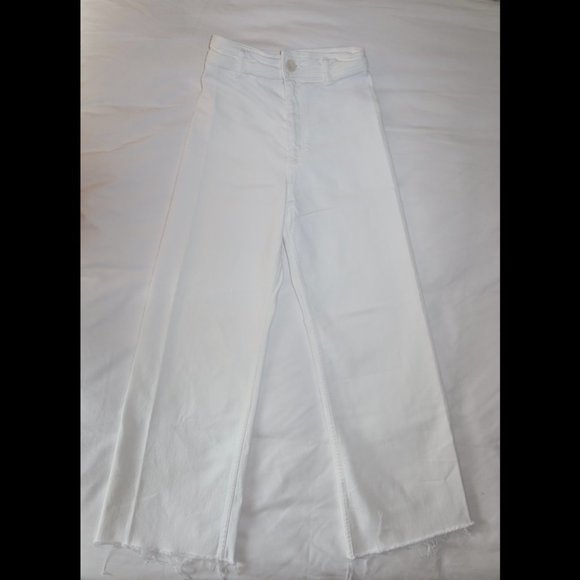Zara Denim - Zara White Marine Straight Jeans Size 26 (US Size 2)